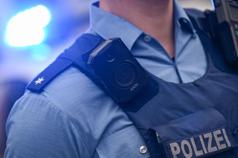 Tödlicher Polizeieinsatz: Oldenburg: Experte erklärt, warum die Bodycam aus sein durfte