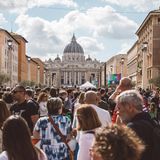 Dichtes Gedränge herrschte auf den Straßen in Rom und im Vatikan
