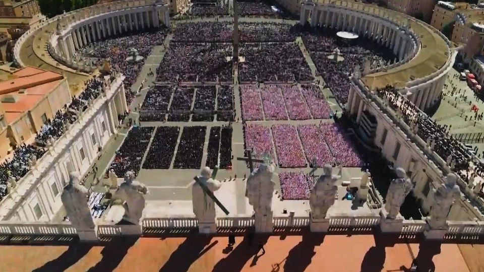 Rom trauert um "Brückenbauer" Papst Franziskus Rom trauert um "Brückenbauer" Papst Franziskus