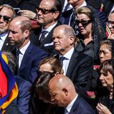 Unter die Gäste mischten sich einige Prominente wie Deutschlands Noch-Bundeskanzler Olaf Scholz (rechts) und Prinz William ...