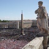 Der Petersplatz war voll mit Gästen aus der ganzen Welt