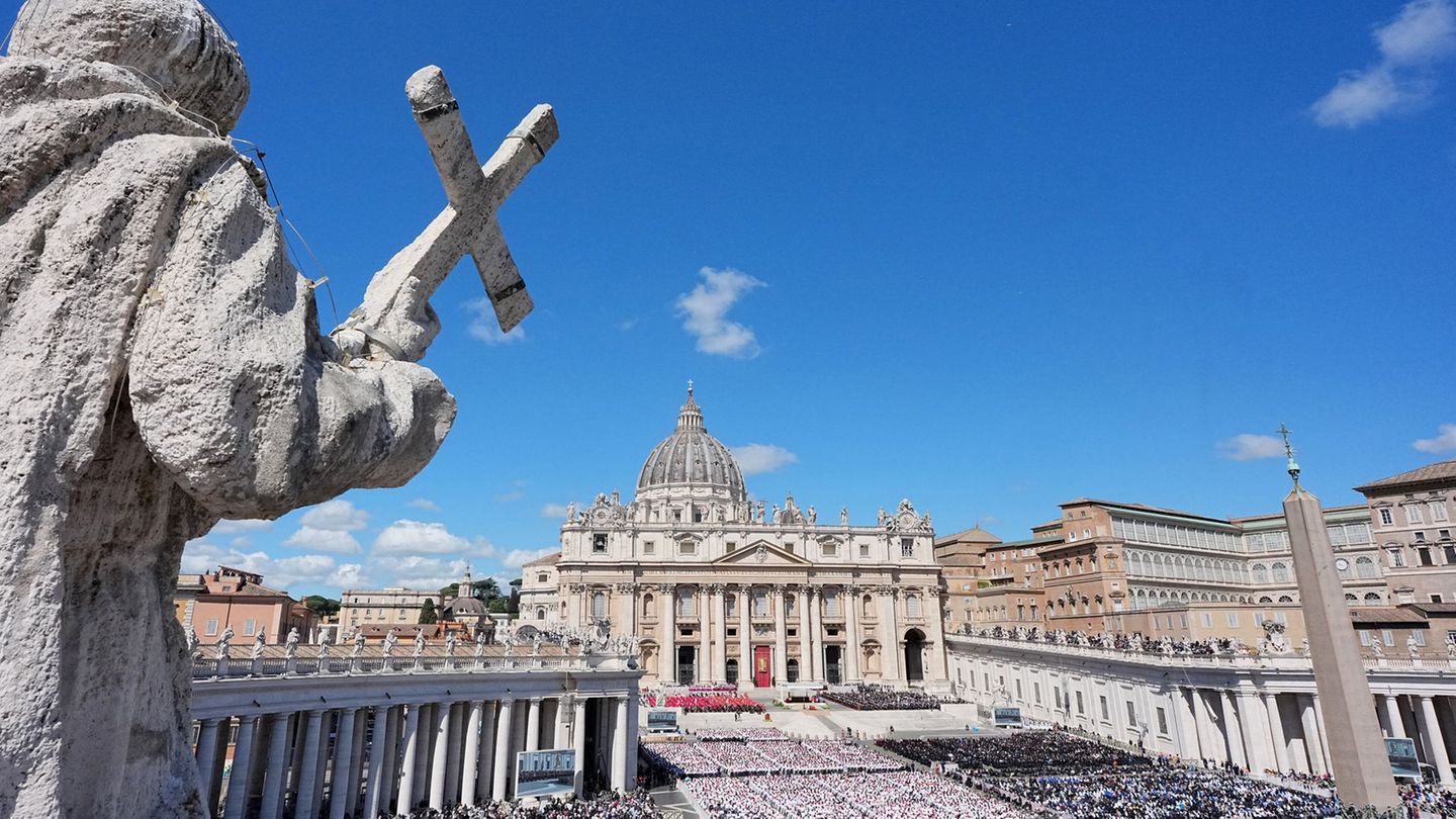 Trauerfeier für den Papst: "Ciao Papa" - Welt nimmt Abschied von Franziskus