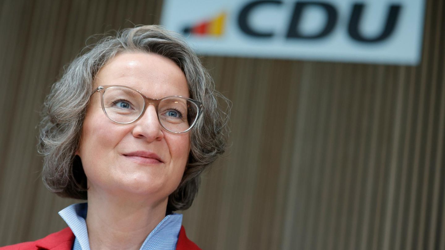NRW-Bauministerin Ina Scharrenbach