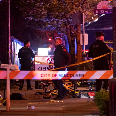 Die Polizei von Vancouver sichert den Tatort, nachdem ein Auto auf dem Lapu Lapu Festival in eine Menschenmenge gefahren ist