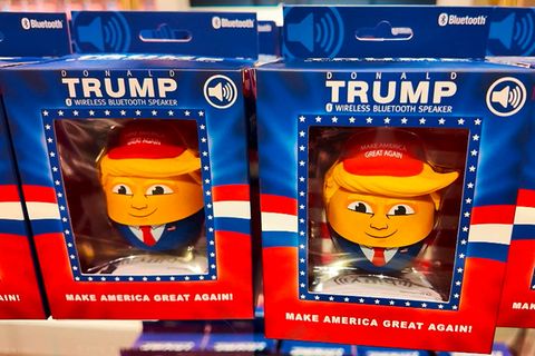 Selbst Trump verkauft "Made in China"-Artikel in seinem Fanshop