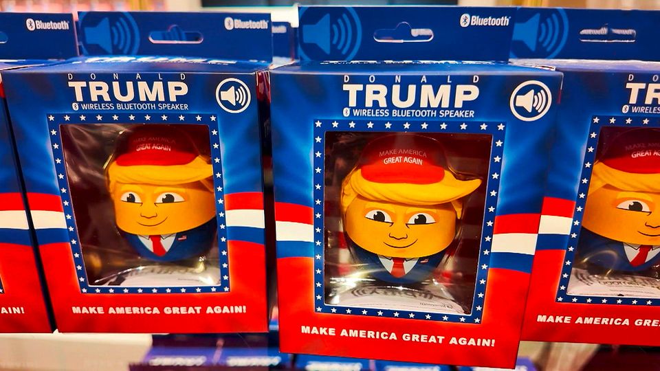 Selbst Trump verkauft "Made in China"-Artikel in seinem Fanshop Selbst Trump verkauft "Made in China"-Artikel in seinem Fanshop