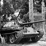 Panzer der nordvietnamesischen Volksarmee vor dem Unabhängigkeitpalast