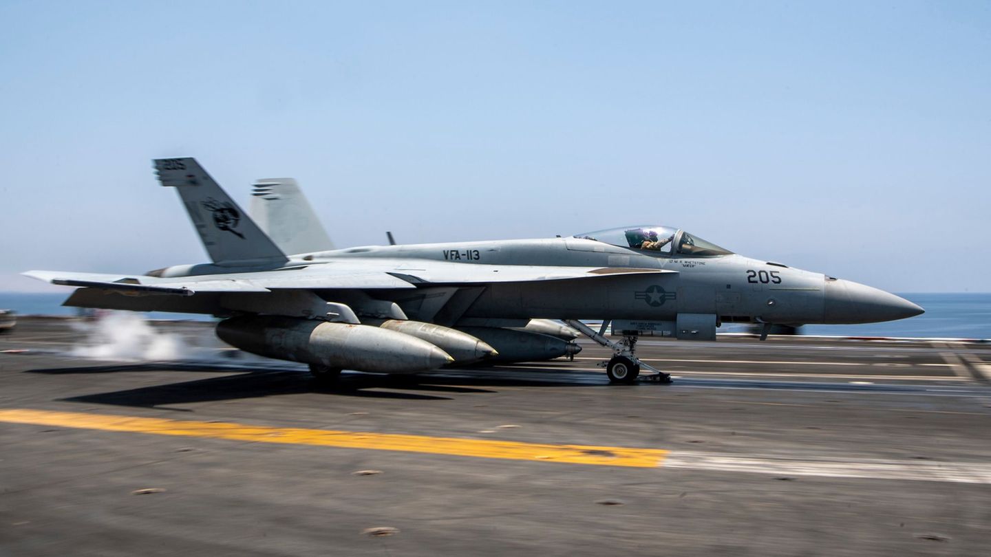 US-Militär: Kampfflugzeug über Bord
