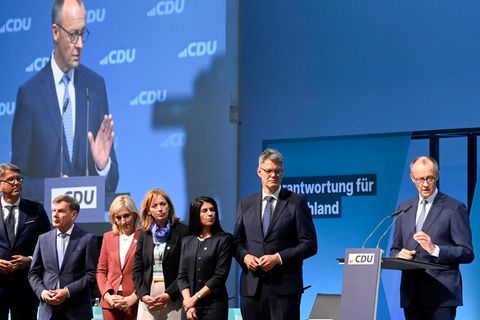 Der designierte Kanzler Friedrich Merz stellte am Montag sein Kabinett der Unionsseite vor