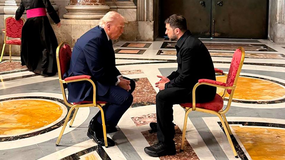 Wurde Macron vom Vatikan-Treffen ausgeladen? Handyvideos werfen Fragen auf