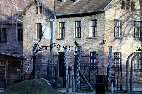 Eingang zum ehemaligen NS-Vernichtungslager Auschwitz