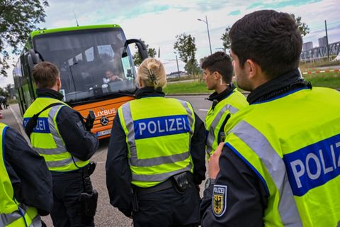Bundespolizisten bei Grenzkontrolle