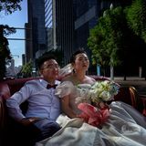 Ein junges Brautpaar