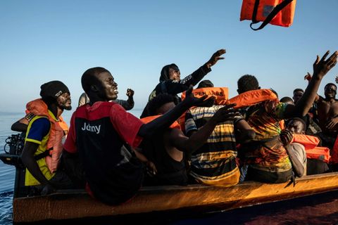 Migranten vor der libyschen Küste im Jahr 2023