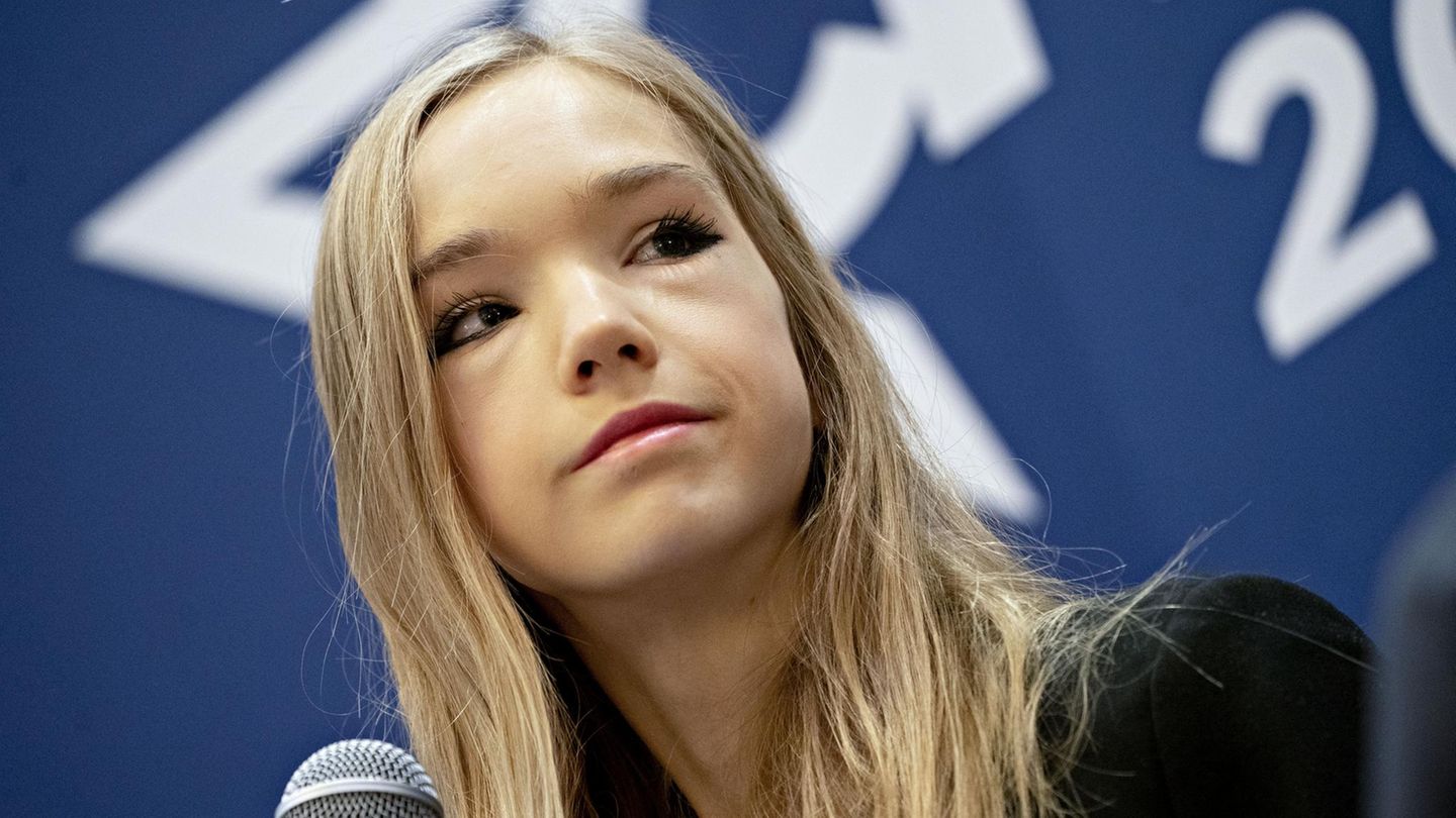 Hatefluencerinnen-Die-Postergirls-der-Rechtsextremen-L-cheln-Liken-Hetzen