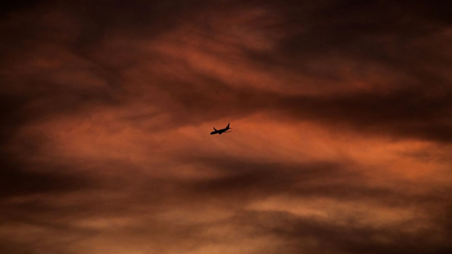 Flugzeug am Himmel
