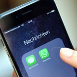 Der Messenger-Dienst Whatsapp wird zukünftig nur noch auf Geräten unterstützt, die mindestens über das Betriebssystem iOS 15.1 oder Android 5.0 verfügen. Für ältere Versionen wird die Software ab 5. Mai nicht mehr unterstützt