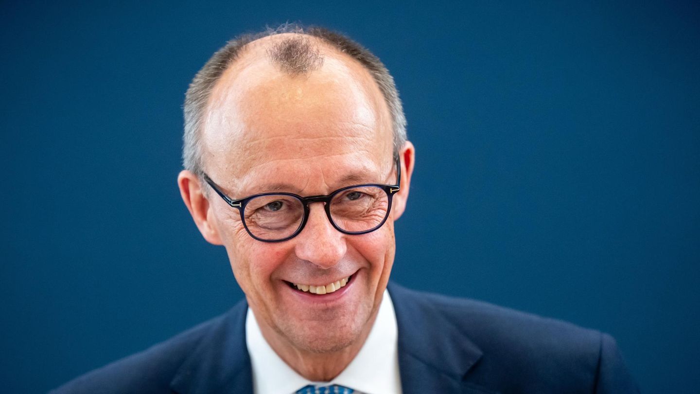 Neuer Bundeskanzler Der Koalitionsvertrag zwischen CDU, CSU und SPD steht, aber die Regierungsbildung dauert noch. Abgeschlossen wird sie durch die Wahl des neuen Bundeskanzlers und die Ernennung seines Kabinetts. Friedrich Merz (CDU) soll am 6. Mai zum Kanzler gewählt werden