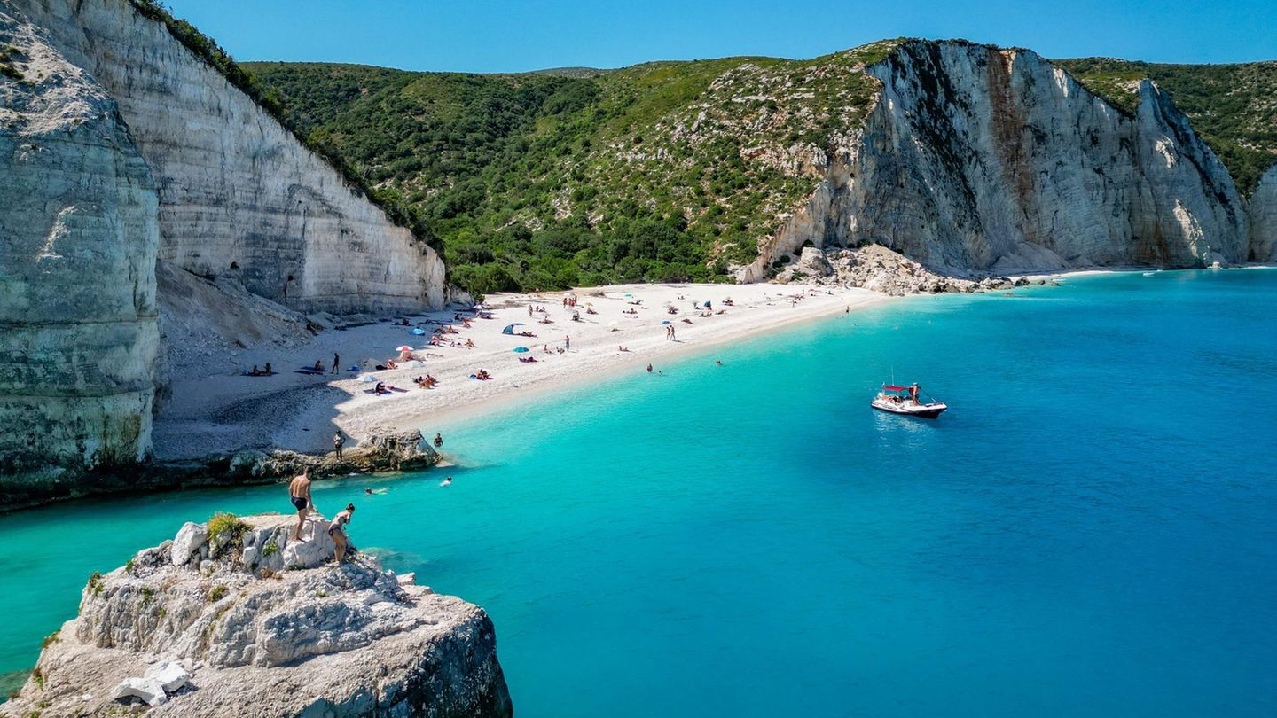 Wieder Griechenland: Platz vier von den „50 besten Stränden“ ist Fteri Beach auf der Insel Kefalonia