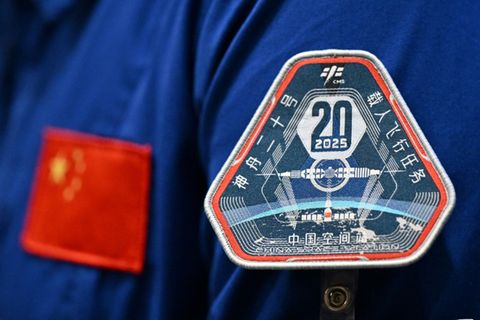 Drei chinesische Taikonauten zur Erde zurückgekehrt