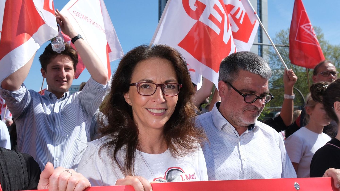 Tag der Arbeit: DGB-Vorsitzende Fahimi: Hände weg vom Arbeitszeitgesetz