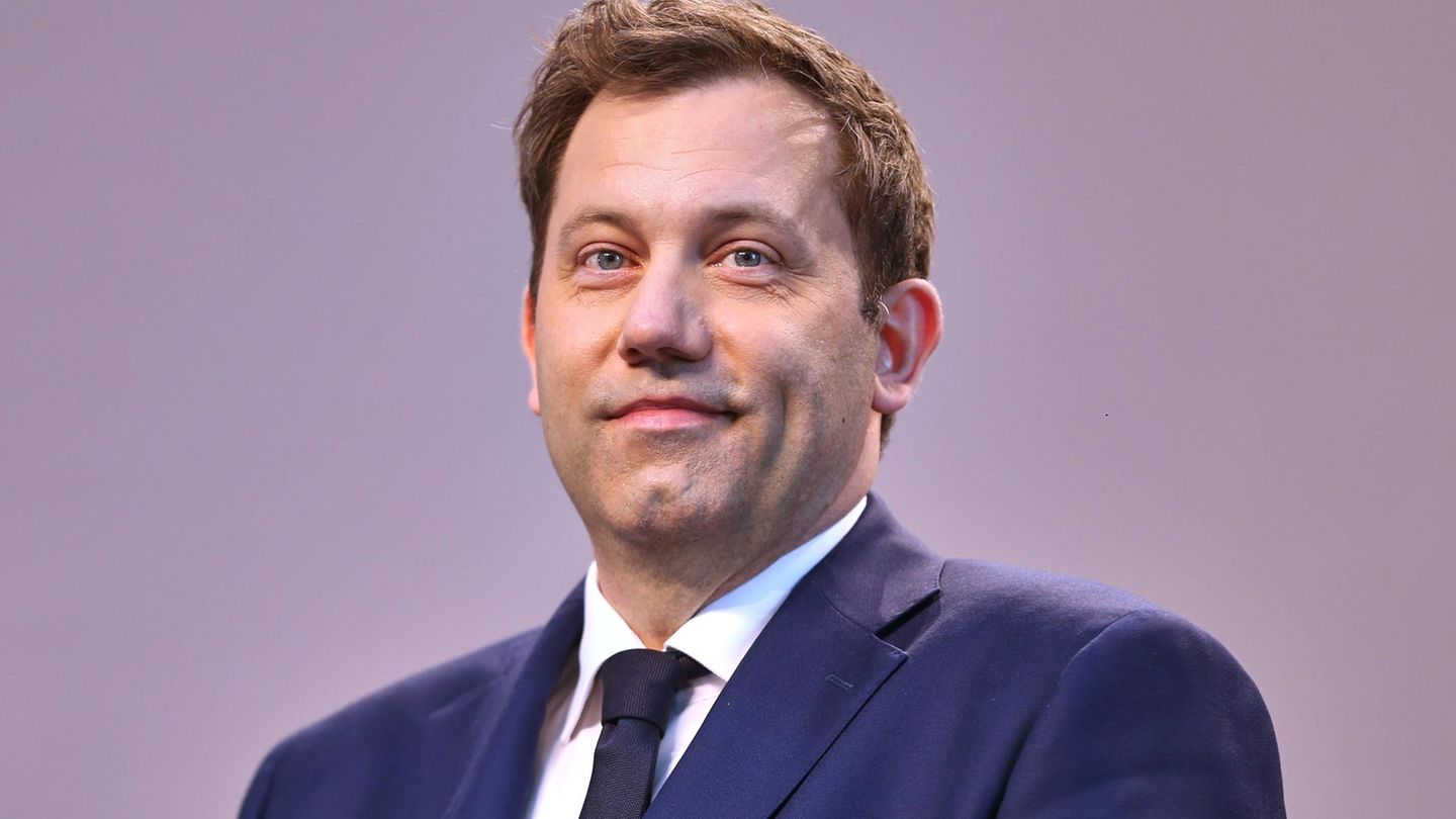 Lars Klingbeil: The new finance minister must now solve these problems