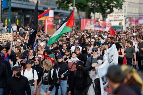 Demonstration am 1. Mai in Berlin Neukölln