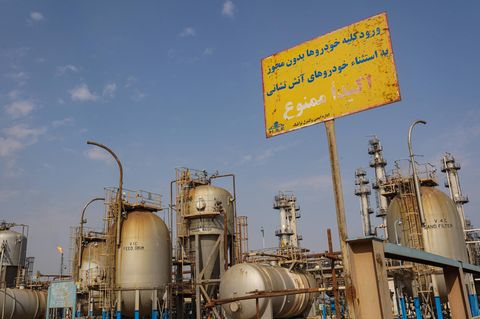 Eine Ölraffinerie in Abadan, Iran (Symbolfoto)
