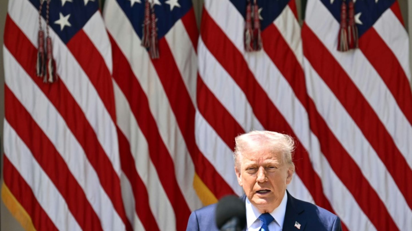 US-Präsident Donald Trump vor dem Weißen Haus, 1. Mai