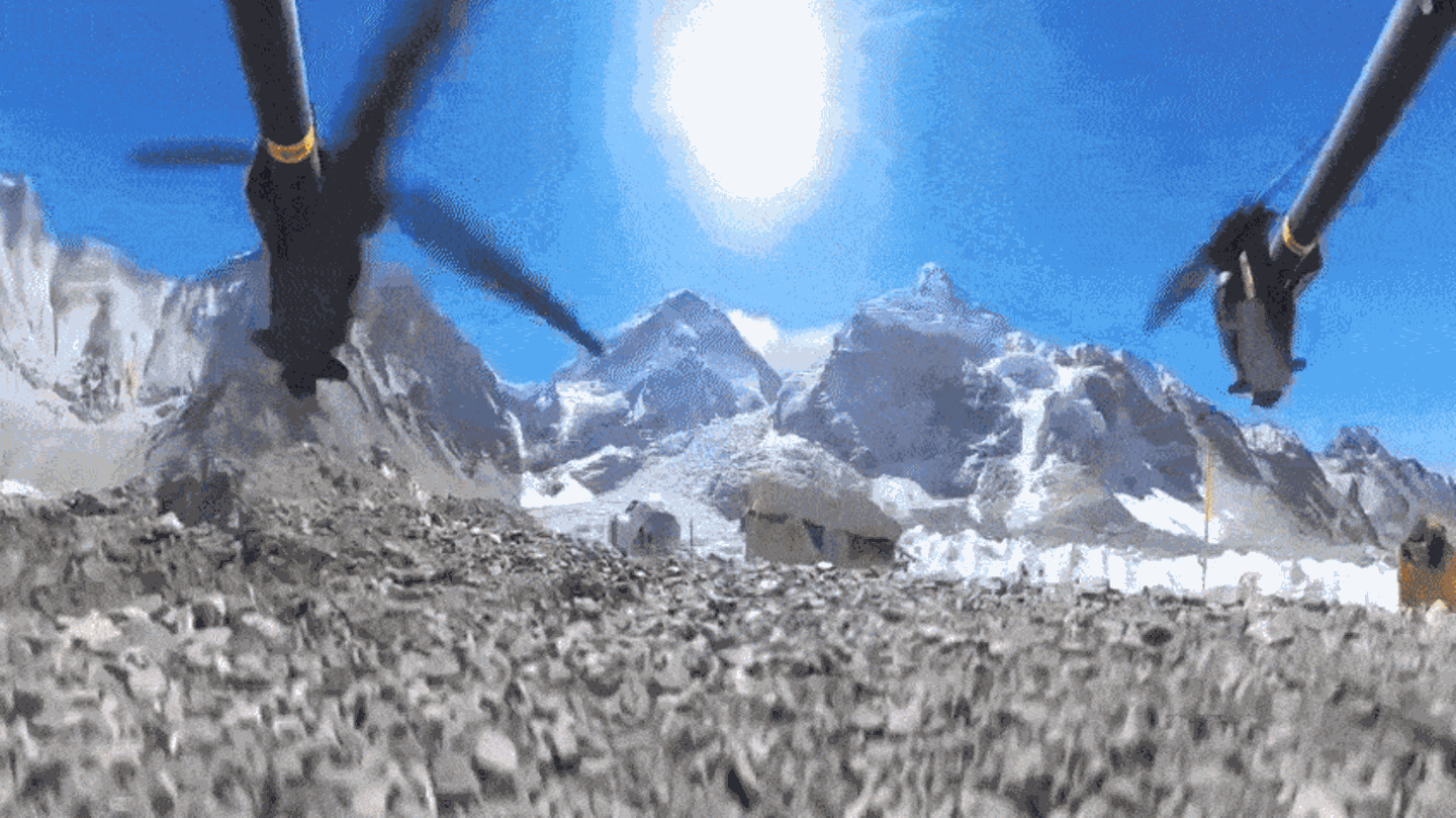 Diese Drohne könnte den Mount Everest verändern. Für immer