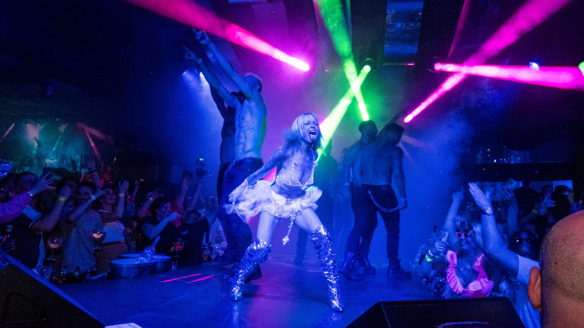 Mia Julia auf der Bühne des Megaparks