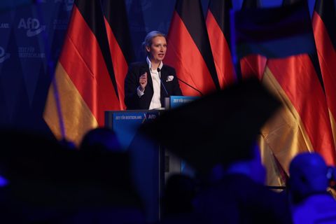 Die AfD-Vorsitzende Alice Weidel hält eine Rede