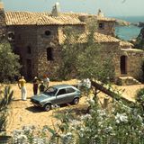 Audi 50  Als die erste Generation des VW Polo im Frühjahr 1975 Premiere feierte, war er nur die Nummer zwei. Denn der Polo kam sieben Monate nach seinem nahezu baugleichen Zwilling Audi 50 auf den Markt. Das von Bertone und Gandini geprägte kantige Design wurde vor einem halben Jahrhundert im Schatten des ähnlich gestylten VW Golf I der Weltöffentlichkeit präsentiert und begeistert gefeiert