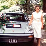 Porsche 911  Der wichtigste deutsche Sportwagen? Zweifellos der Porsche 911, der 1963 erstmals auf die internationalen Straßen rollte. Über die Jahre wurde er weltweit begehrter denn je und avancierte zu einer Sportwagenlegende wie kaum eine andere. Unvergleichlich ist das Design mit dem bekannten Konzept: ein Boxermotor im Heck nach Vorbild des VW Käfer
