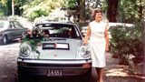 Porsche 911  Der wichtigste deutsche Sportwagen? Zweifellos der Porsche 911, der 1963 erstmals auf die internationalen Straßen rollte. Über die Jahre wurde er weltweit begehrter denn je und avancierte zu einer Sportwagenlegende wie kaum eine andere. Unvergleichlich ist das Design mit dem bekannten Konzept: ein Boxermotor im Heck nach Vorbild des VW Käfer