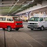 VW T3  In späteren Modelljahren gab es nicht nur mehr Leistung und Turbodiesel, sondern in der kantigen Form des VW T3 entstanden das Campingmobil "California" oder der kraftvolle Allradbus "Syncro" – auf Wunsch sogar mit Hoch- oder Aufstelldach