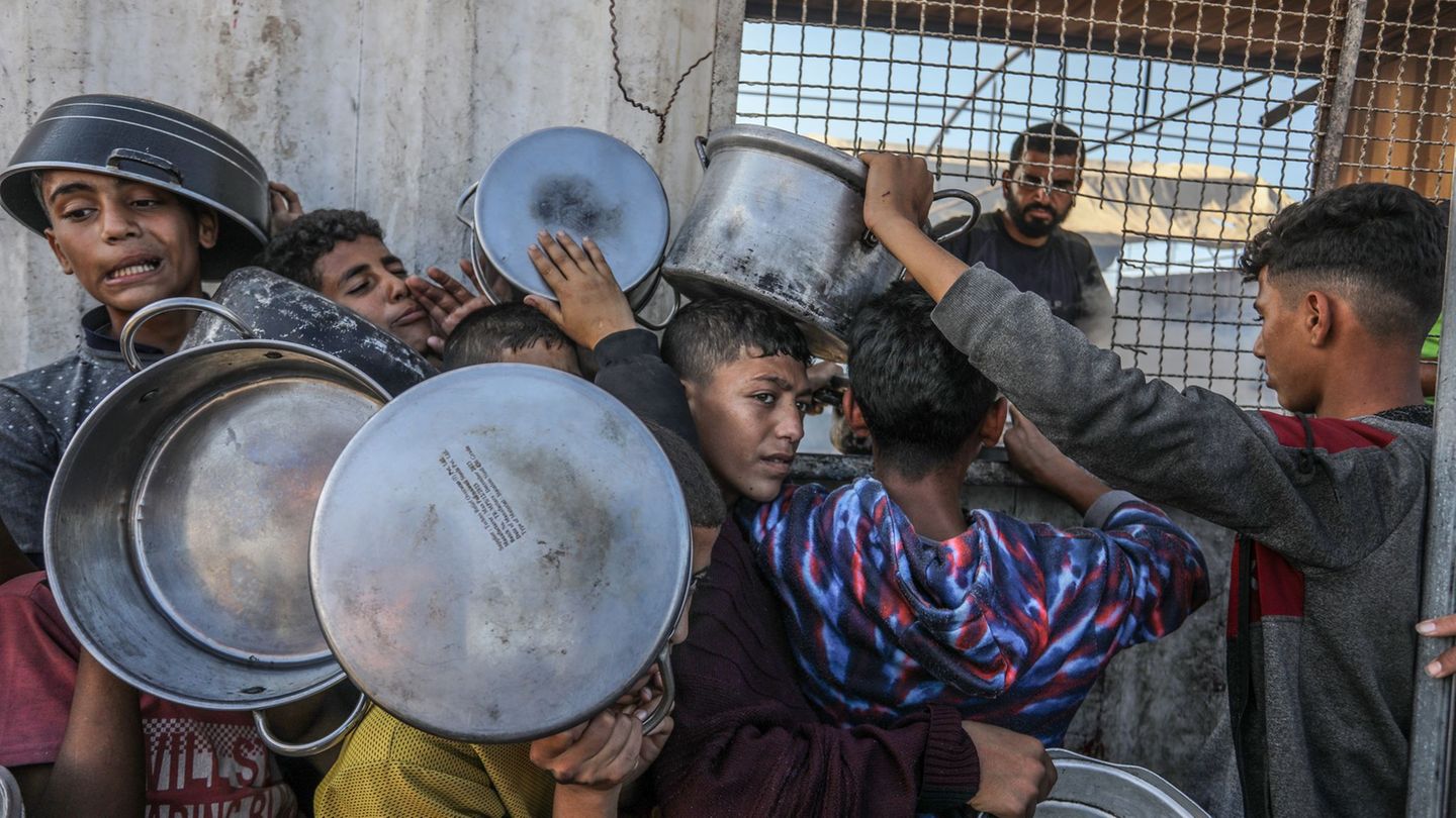 Location at a glance: USA and Israel want to deliver gaza help past Hamas