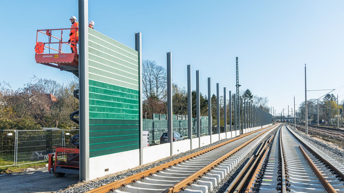 Sound insulation in the existing network: built 70 kilometers of noise barriers on railway lines