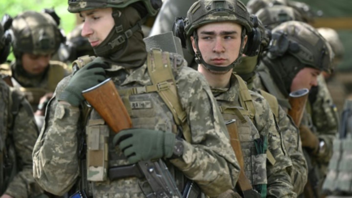 Blutjung in den Krieg Blutjung in den Krieg