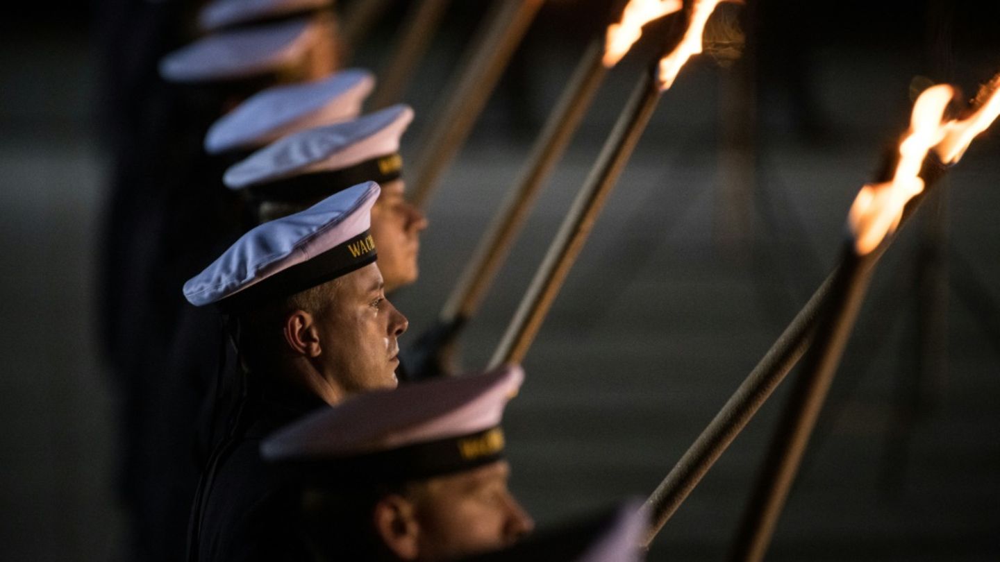 Soldaten beim Großen Zapfenstreich