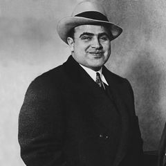 Al Capone lächelt ins Kamera