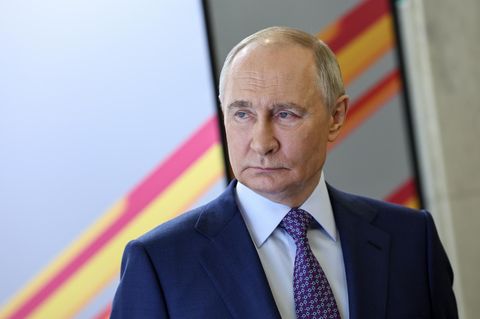Wladimir Putin bei einem Besuch im Museum von Poklonnaya Hill
