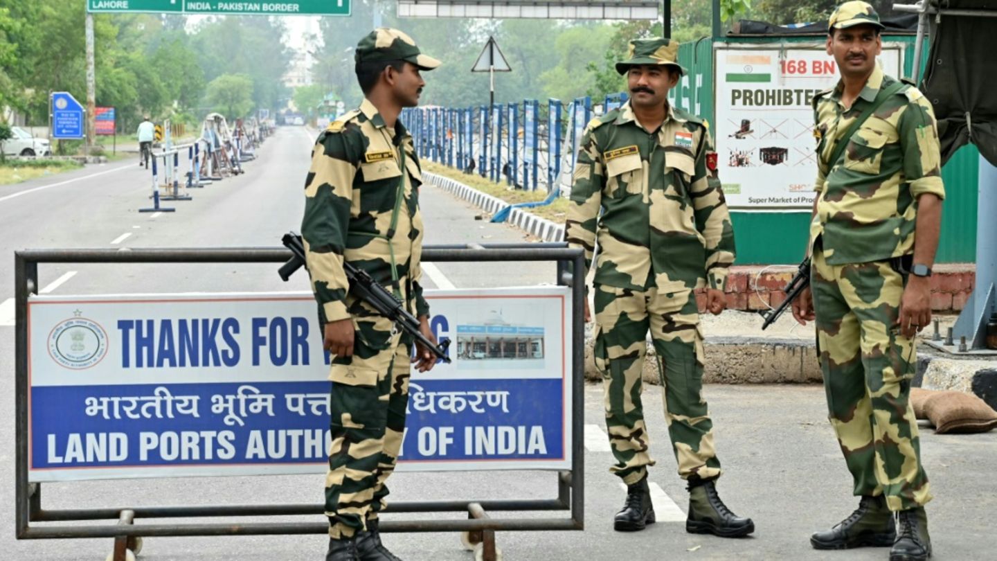 Indische Soldaten an der Indisch-Pakistanischen Grenze