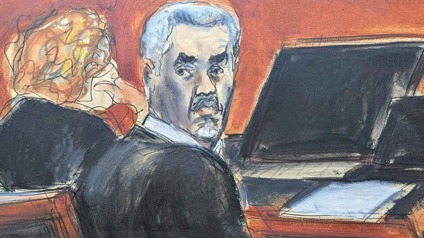 Gerichtszeichnung von P. Diddy, er dreht sein Gesicht nach hinten zum Betrachter