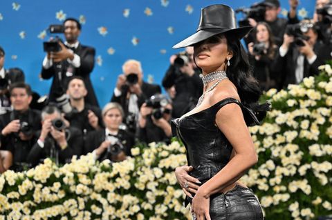 Kim Kardashian trug bei der Met-Gala ein maßgeschneidertes Outfit der Marke Chrome Hearts