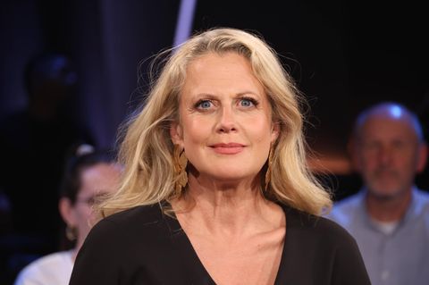 Barbara Schöneberger moderiert erneut das Rahmenprogramm der ARD zum ESC, dieses Mal aus Basel