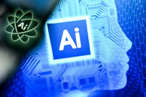 Der Bericht befasst sich eingehend mit Herausforderungen und Risiken von Künstlicher Intelligenz