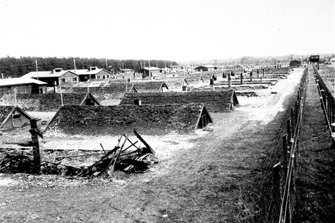 Zweiter Weltkrieg: Erdhütten im Konzentrationslager Türkheim