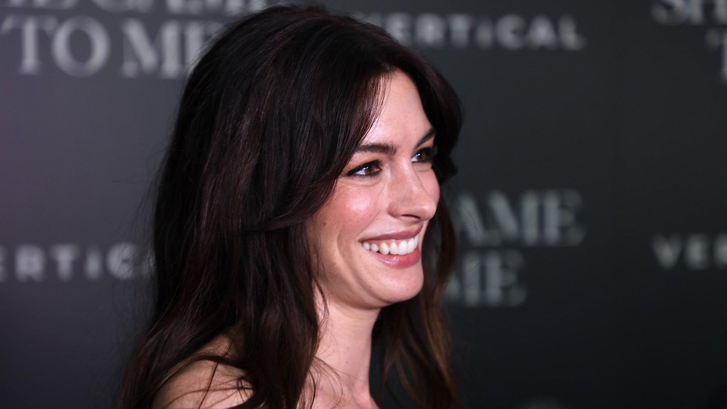 Anne Hathaway