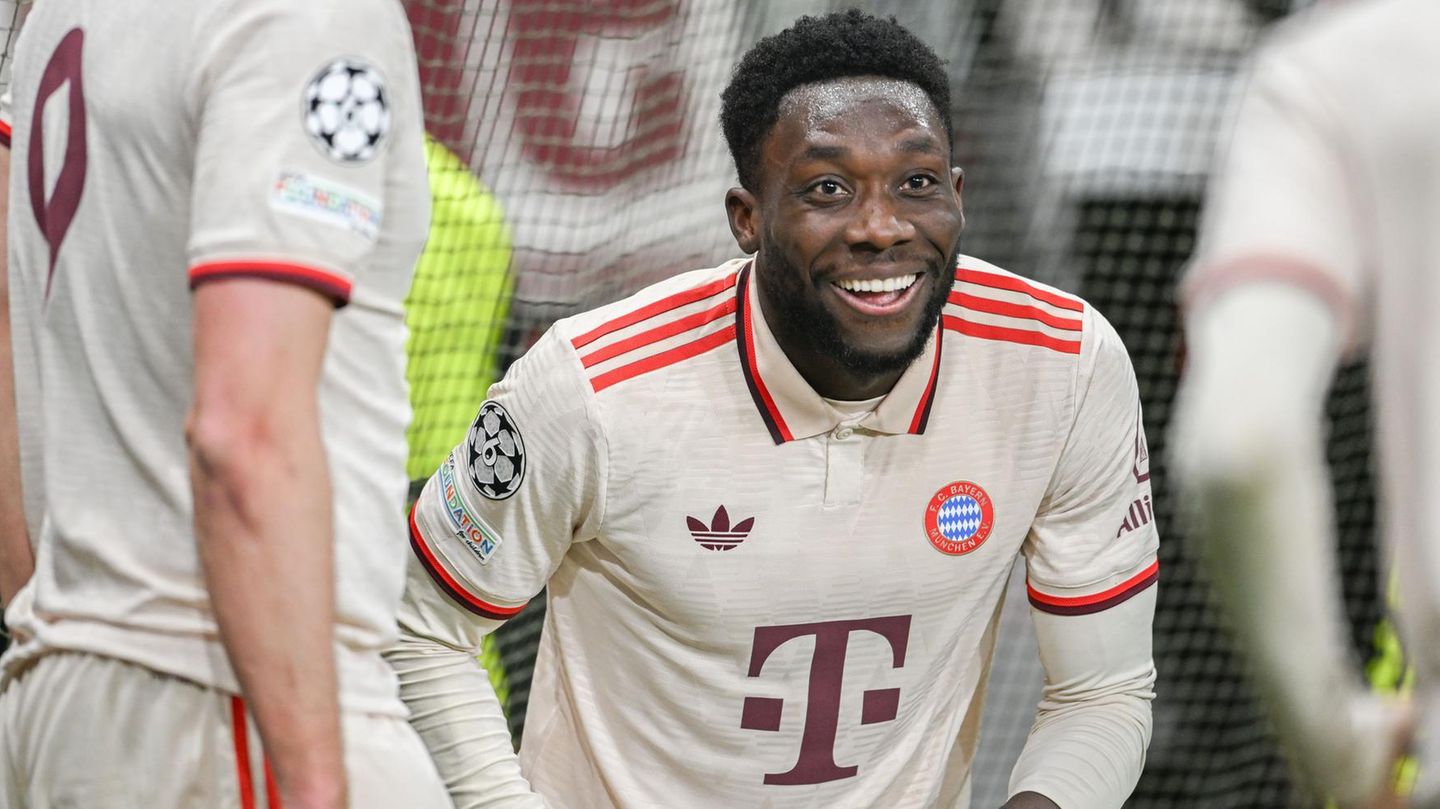 Injured Alphonso Davies reports of tears in rehabilitation